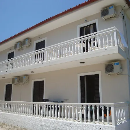 Tina & Anna Studio Apartment Laganas
